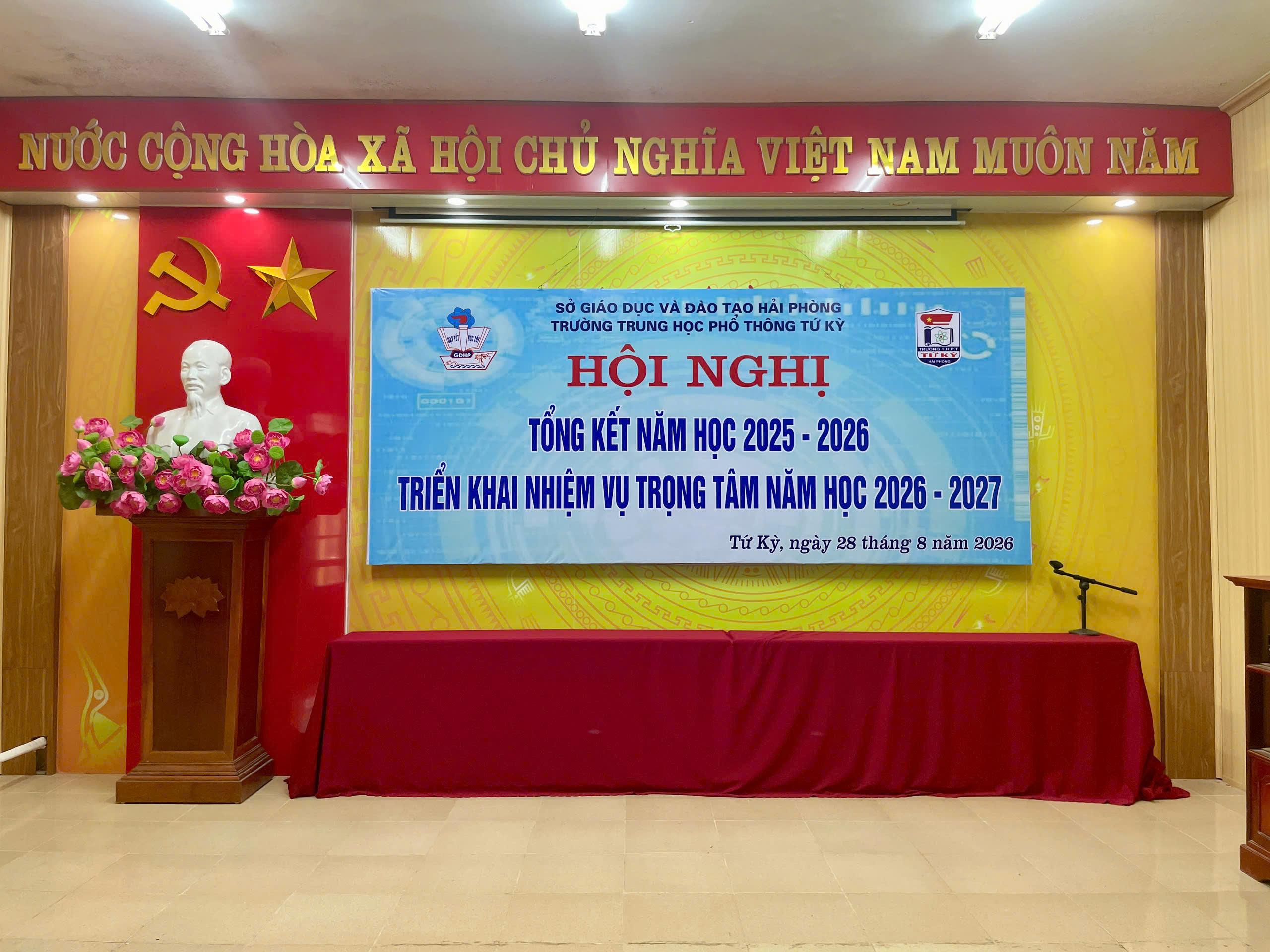 TRƯỜNG THPT TỨ KỲ: TỔNG KẾT MỘT NĂM NỖ LỰC – SẴN SÀNG CHO HÀNH TRÌNH MỚI